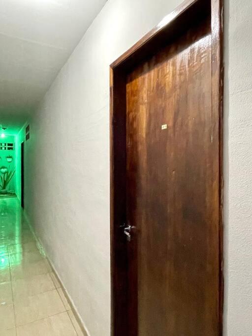 Apartamento Lindo 05 Em Bairro De Em Predio Familiar Petrolina